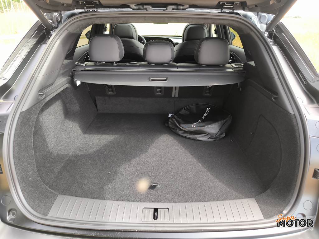 Al volante del OMODA 9 SHS AWD 2026