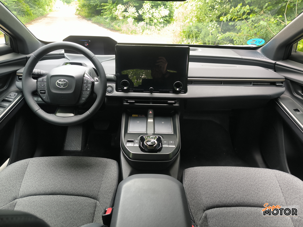 Al volante del bz4x 4x2 2026