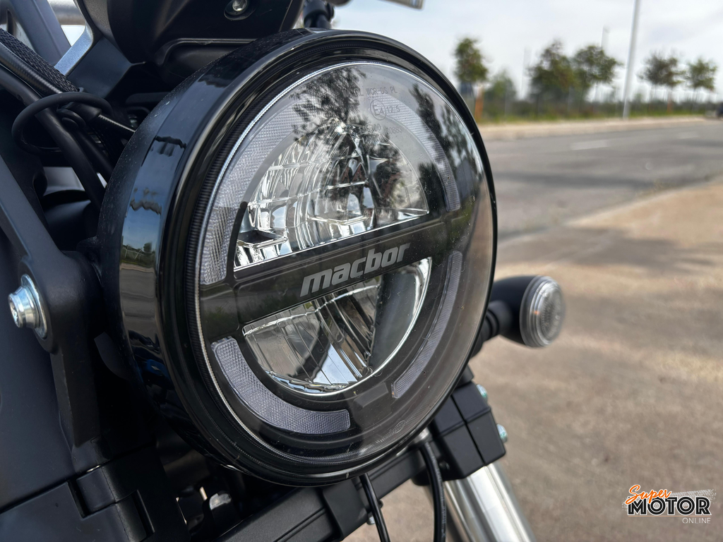 Rodando con la Macbor Rockster 410 2026