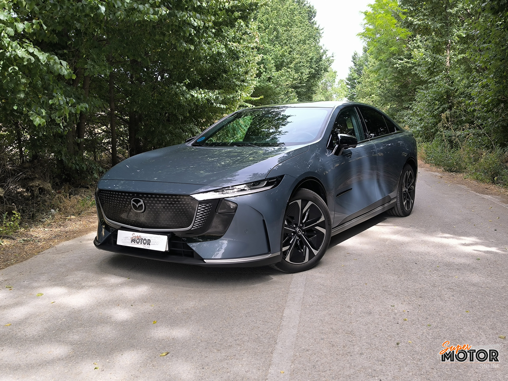 Al volante del Mazda 6e Standard Range 2026