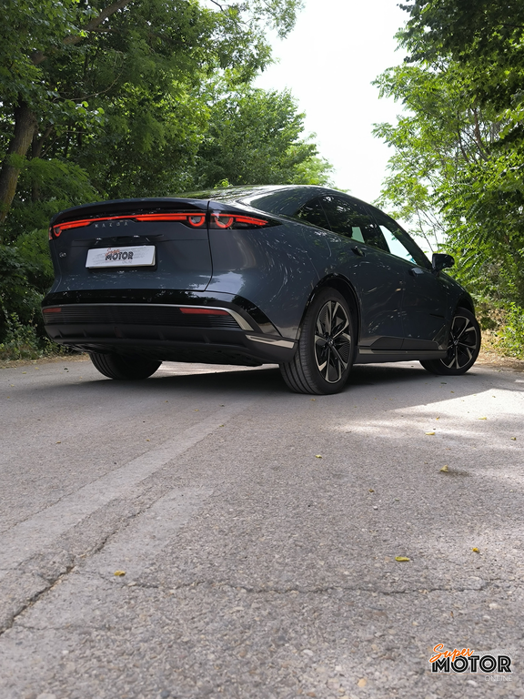 Al volante del Mazda 6e Standard Range 2026