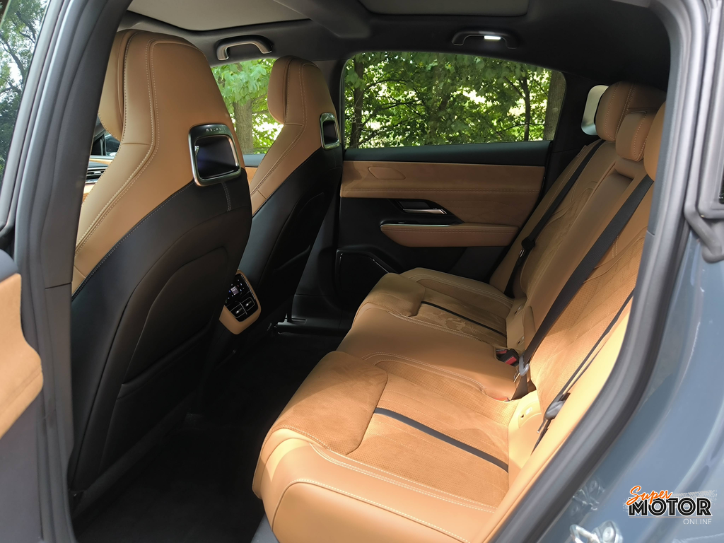 Al volante del Mazda 6e Standard Range 2026
