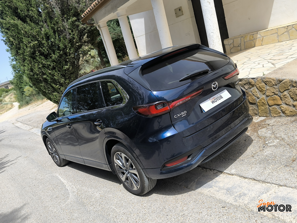 Al volante del Mazda CX-80 AWD PHEV 2026