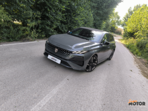 Al volante del Peugeot 308 GT Line PHEV 2026
