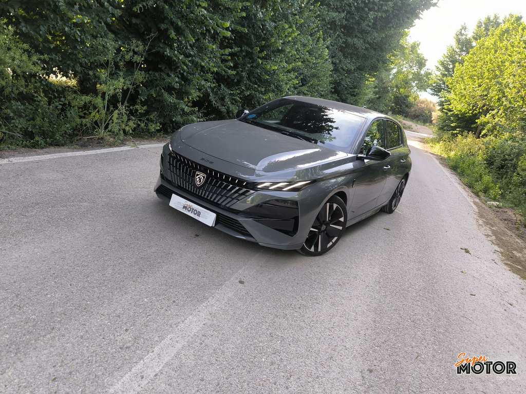 Al volante del Peugeot 308 GT Line PHEV 2026