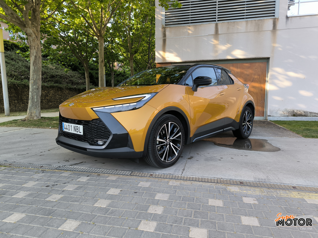 Al volante del Toyota C-HR Style PHEV 2026